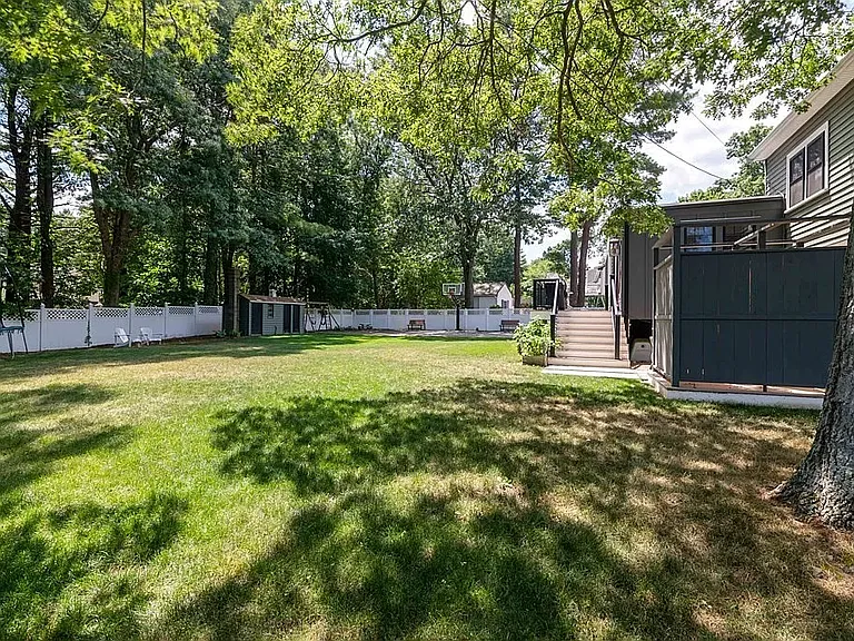 2 Hazelwood Dr — Photo 12