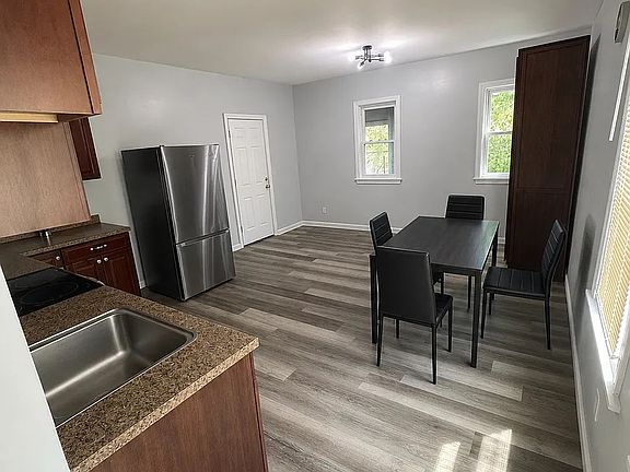 4th image of 142-144 Adams St #3