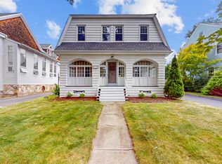 110 Quaker Ln S, West Hartford, CT 06119
