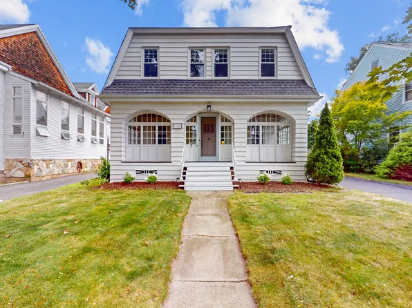 110 Quaker Lane South, West Hartford, CT 06119