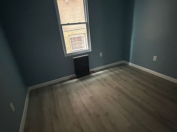3rd image of 155 Waverly St