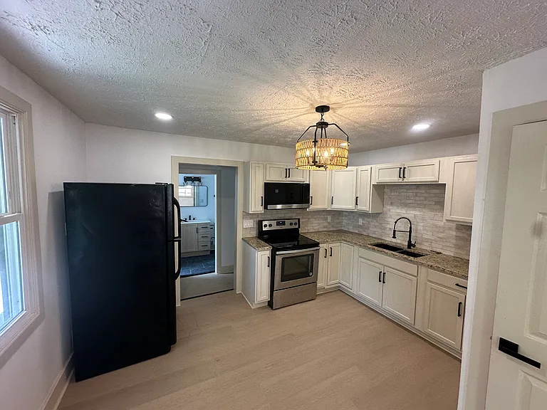 4516 Eichelberger Ave — Photo 3
