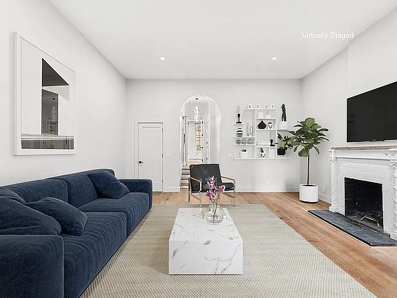 3rd image of 20 E 66th St APT 2A