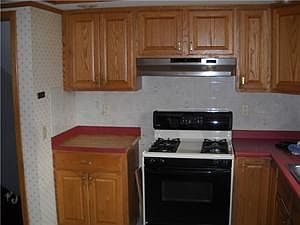 4th image of 85 Tomcyn Dr