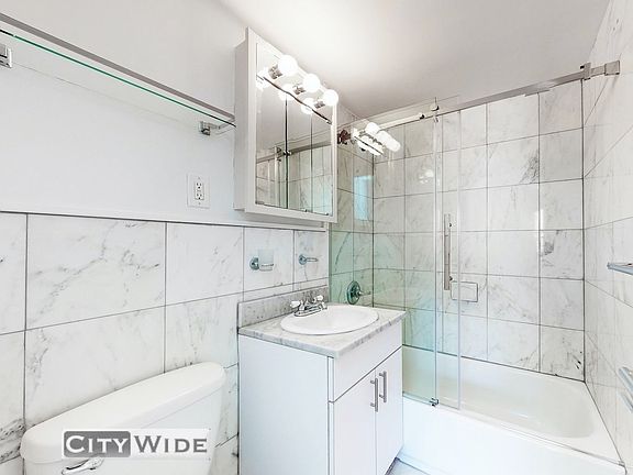 4th image of 145 E 16th St APT 16H