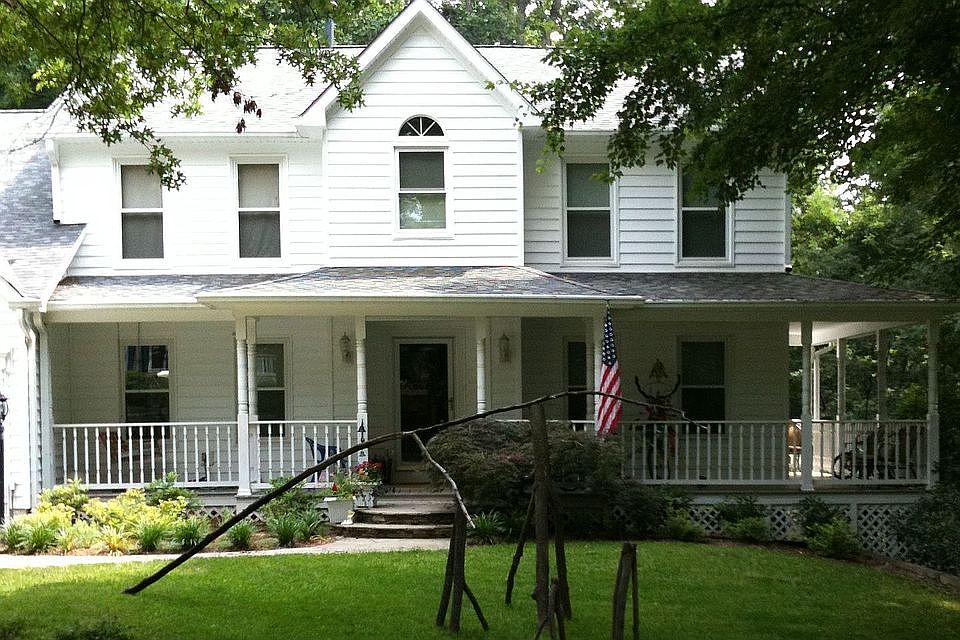 2nd image of 11694 Bennington Woods Rd