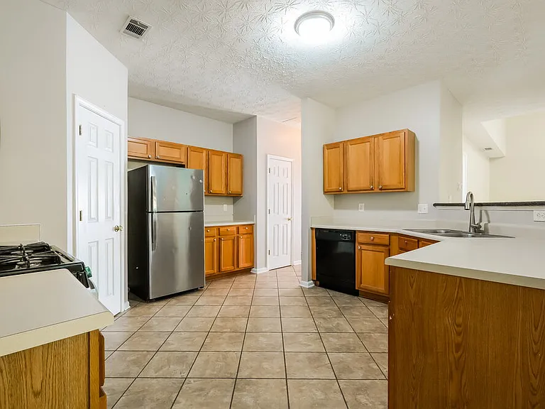 6739 Island Pointe Dr — Photo 9