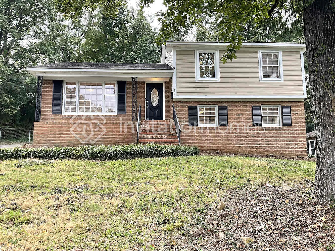 2818 Archdale Dr Charlotte, NC 28210 — Photo 1