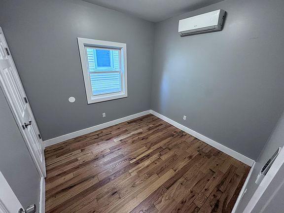 3rd image of 38 Tillinghast St #L1