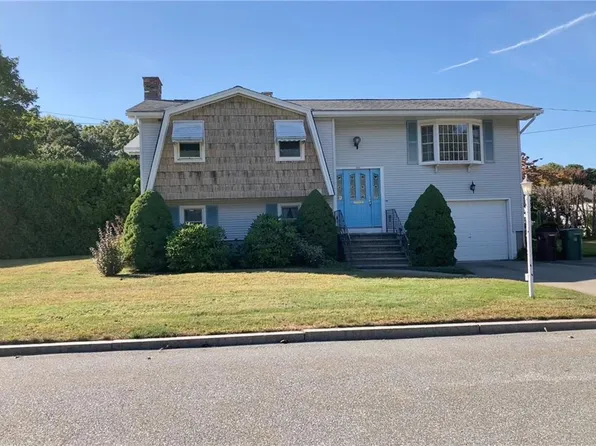 250 Ray Ave, Woonsocket, RI 02895