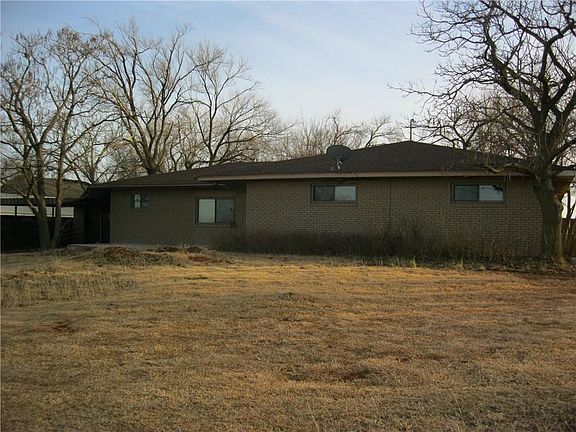 2nd image of 4226 W 3rd St