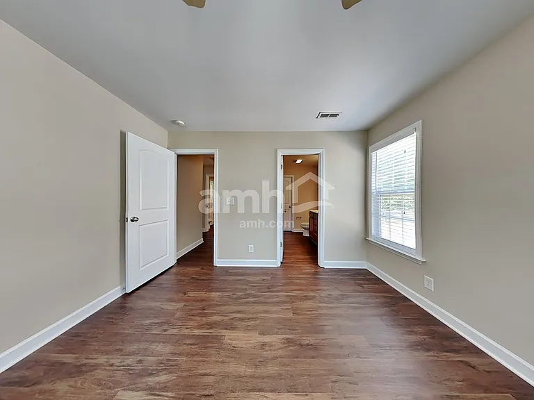 224 Brooks Edge Dr — Photo 8