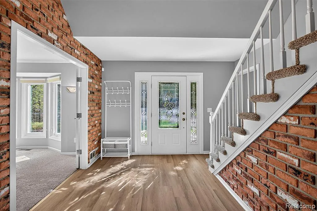 3 bed, 2.5 bath, 3680 sqft, $4,000 — Photo 4