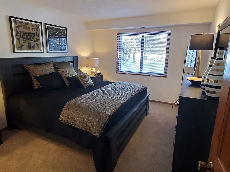 Oak Pointe Apartments — Photo 61