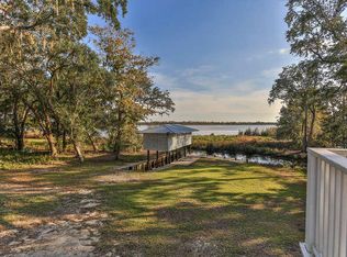 541 Pitts Bayshore Dr, Freeport, FL 32439