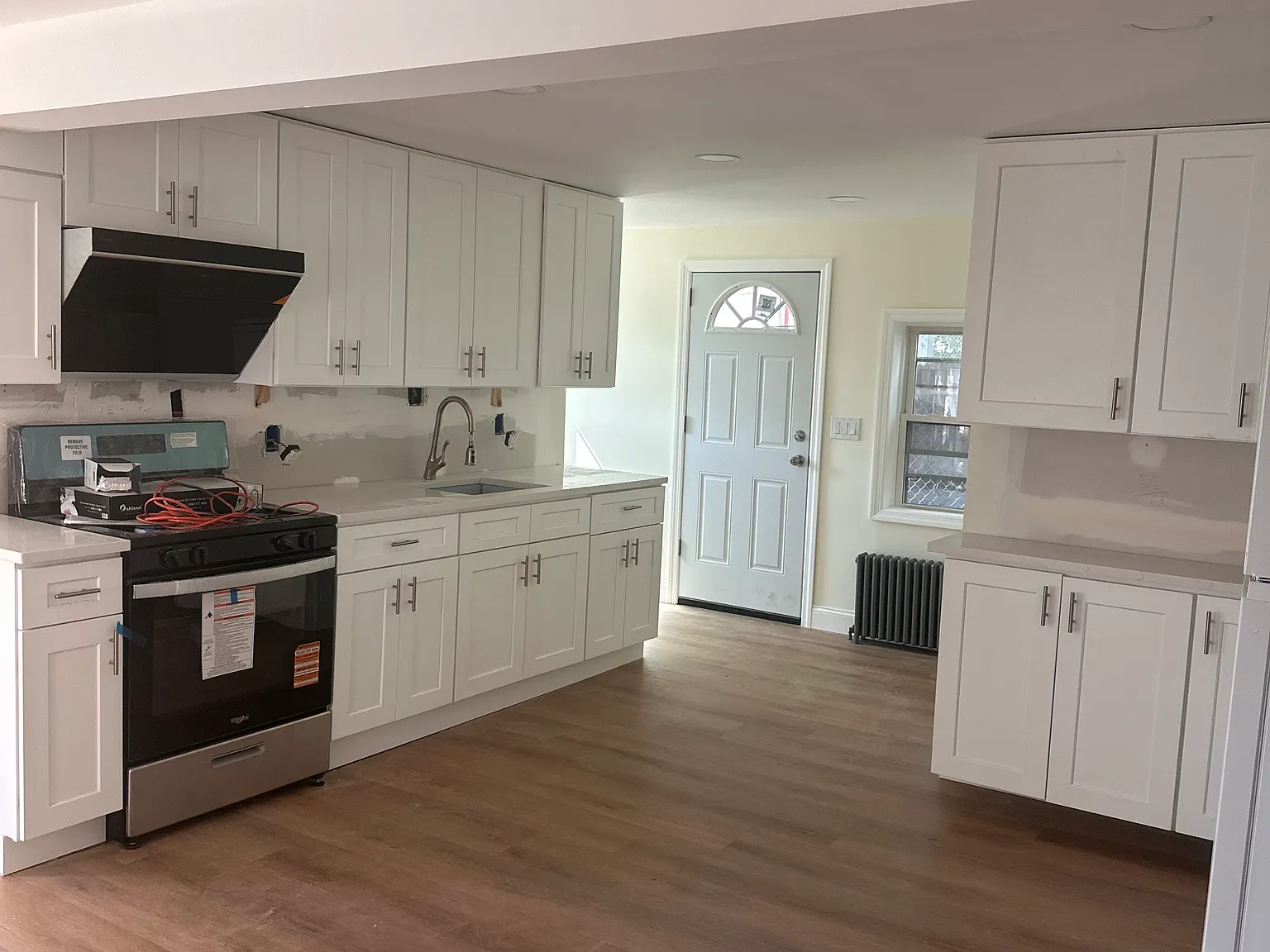 3 bed, 1300 sqft, $2,900 — Photo 3