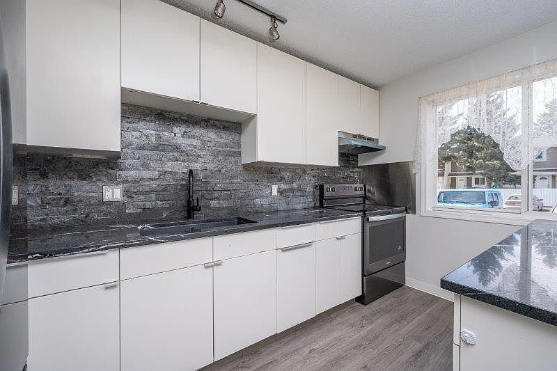 Calgary Townhouse for rent - 3 Bedrooms — photo 4