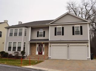 5 Cobble Ct, Unionville, CT 06085