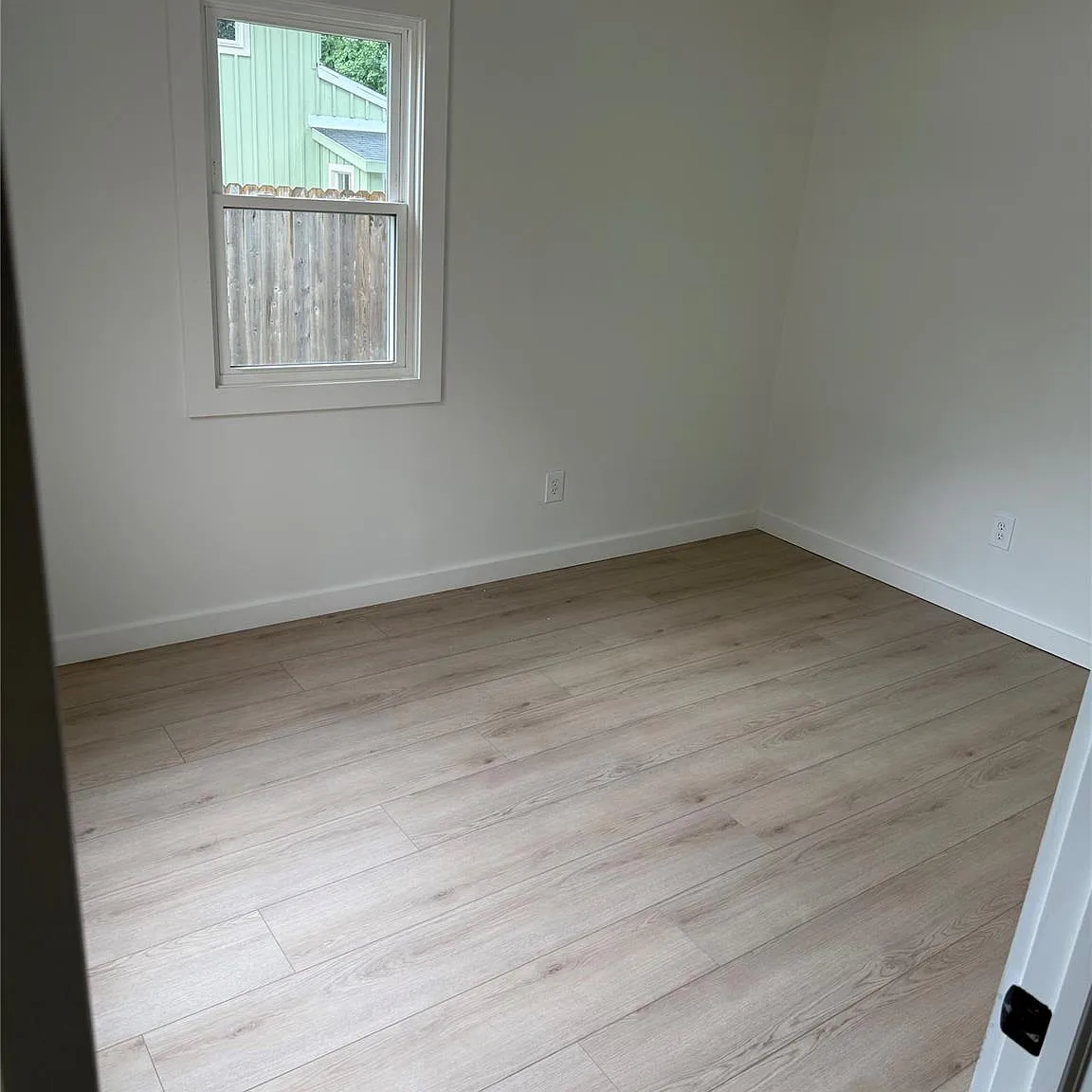 3 bed, 2.0 bath, 1300 sqft, $2,750 — Photo 2