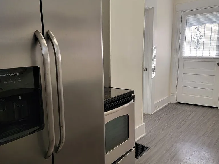 1431 S Floyd St — Photo 13