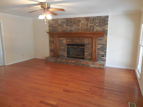 2nd image of 15007 Carlisle Dr SE