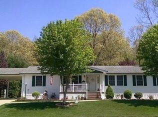 17 Tanglewood Dr, Cream Ridge, NJ 08514