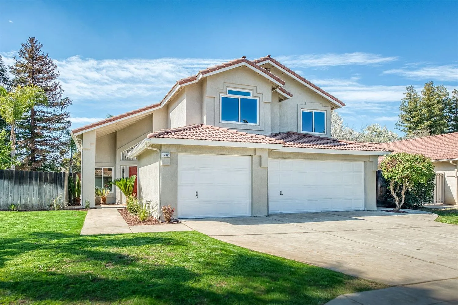 732 Filbert Ave photo 1