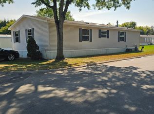 422 La Porte Ct, Rochester, MI 48307