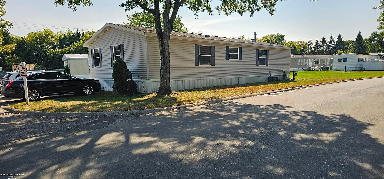 422 La Porte Ct photo 1