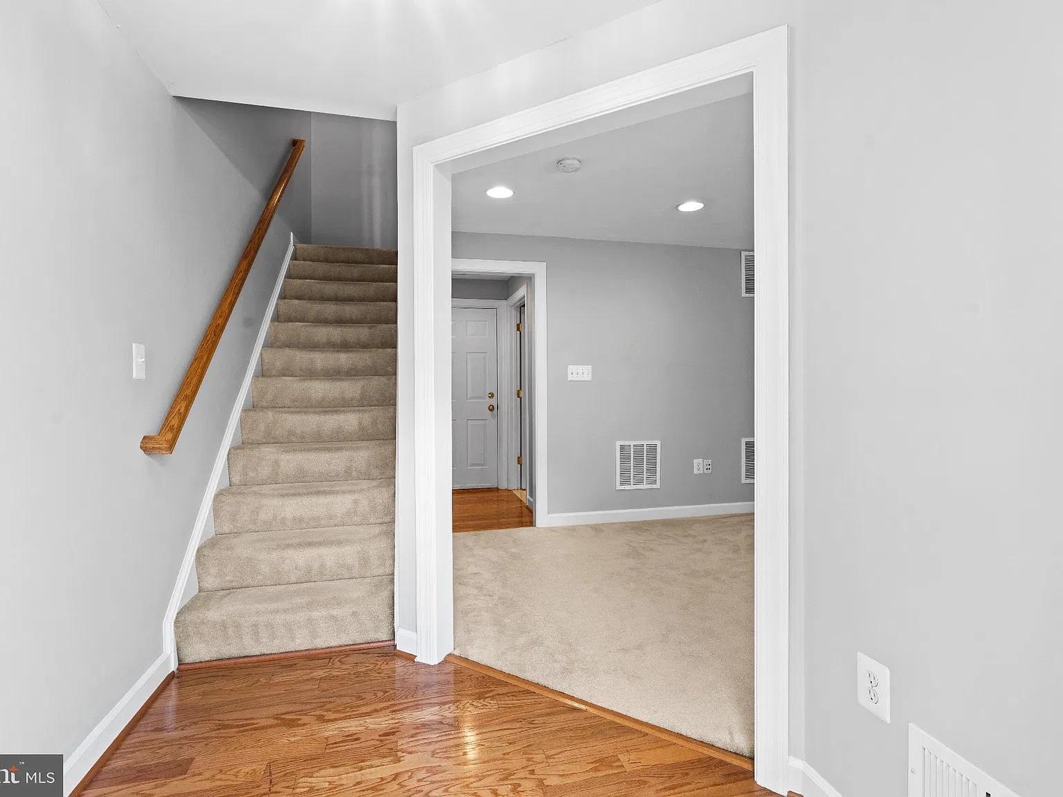 3 bed, 4.0 bath, 1708 sqft, $3,100 — Photo 4