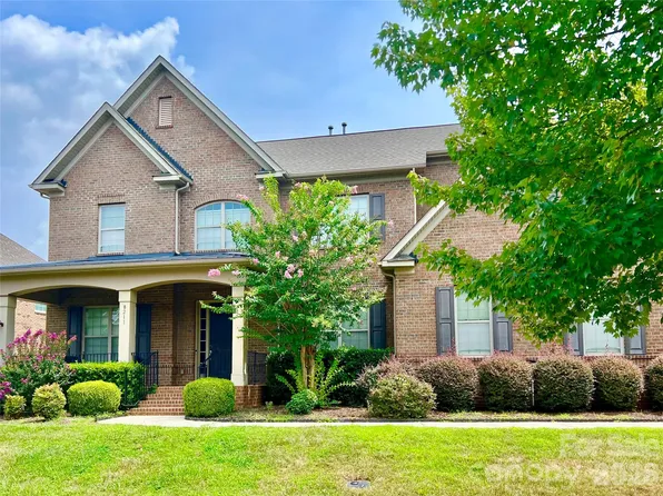 8211 Caesars Head Dr, Waxhaw, NC 28173