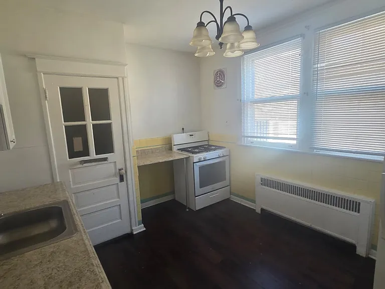 1109 Anchor St — Photo 9