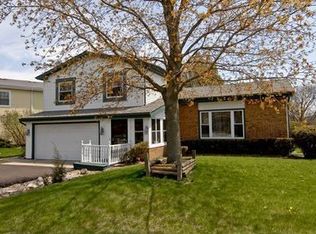 1143 Lehnertz Cir, Aurora, IL 60505