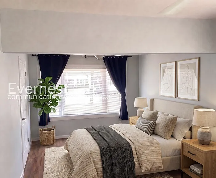 2500 N Southport Ave #2 — Photo 2