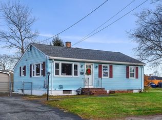 38 Florida St, Lowell, MA 01852