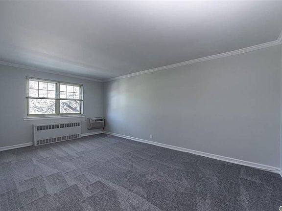 3rd image of 402 Merrick Rd #B