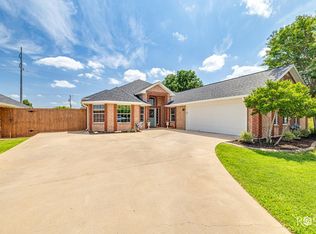 6027 Warwick Dr, San Angelo, TX 76901