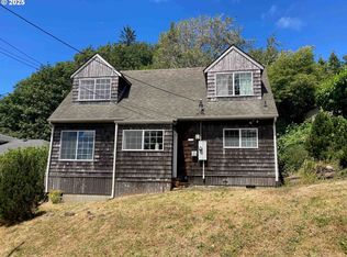 1676 SE 2nd St, Astoria, OR 97103