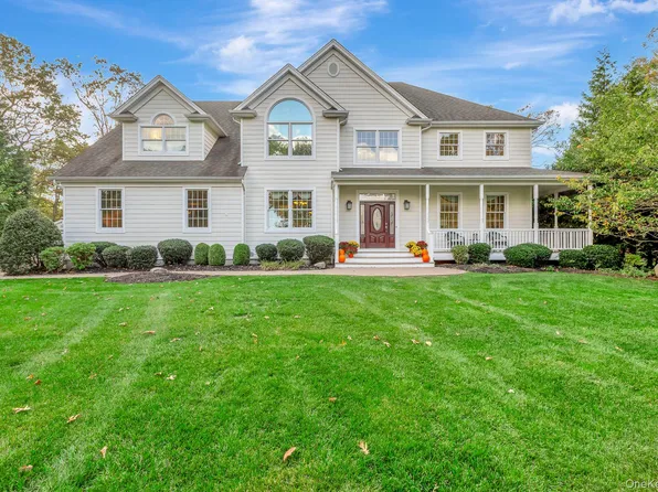 4 Martin Avenue, Shoreham, NY 11786