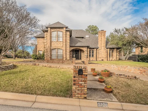 2200 Woodstock Dr, Colleyville, TX 76034