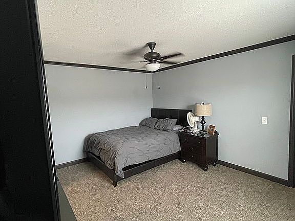 4th image of 2224 N Valley Dr