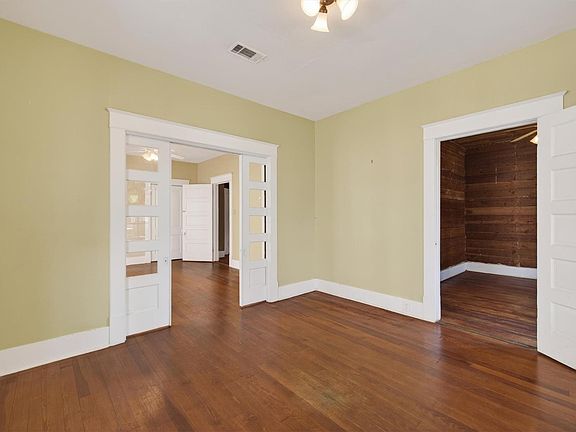 5th image of 3617 Avenue O 1/2