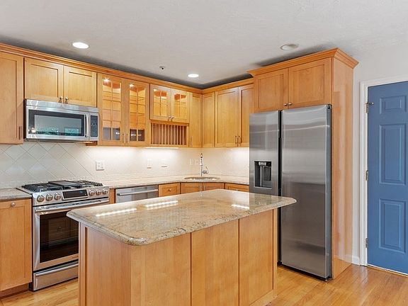4th image of 57 Cobblestone Cir