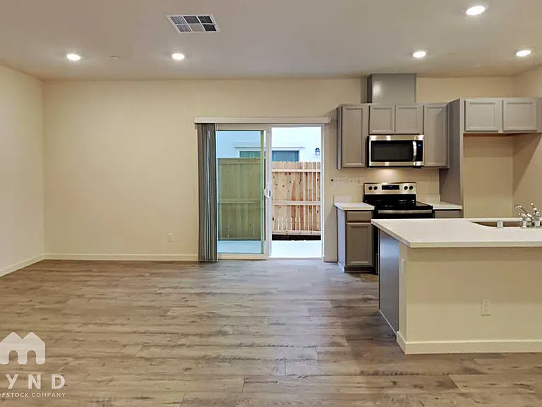 3049 Pruett Dr — Photo 4