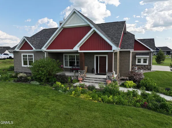 3537 Bogey Dr, Bismarck, ND 58503