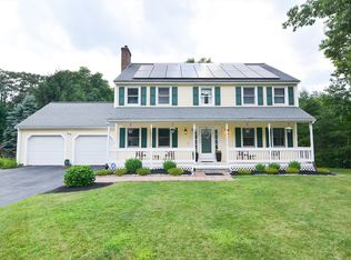 88 Brookside Dr, Uxbridge, MA 01569