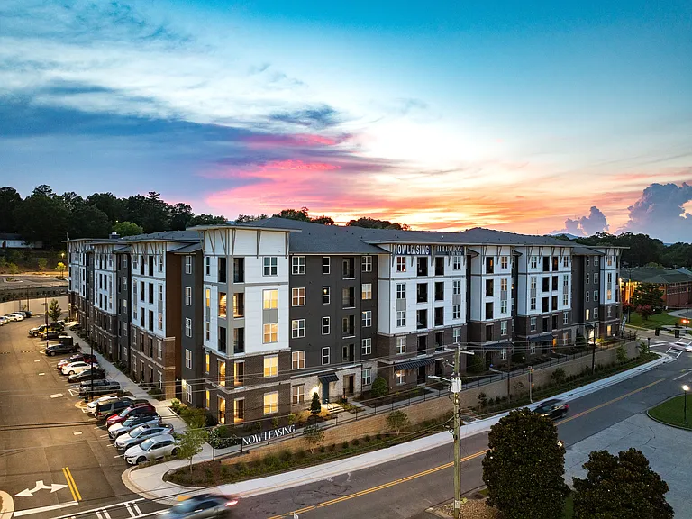 The Dalton by Alta — Photo 33