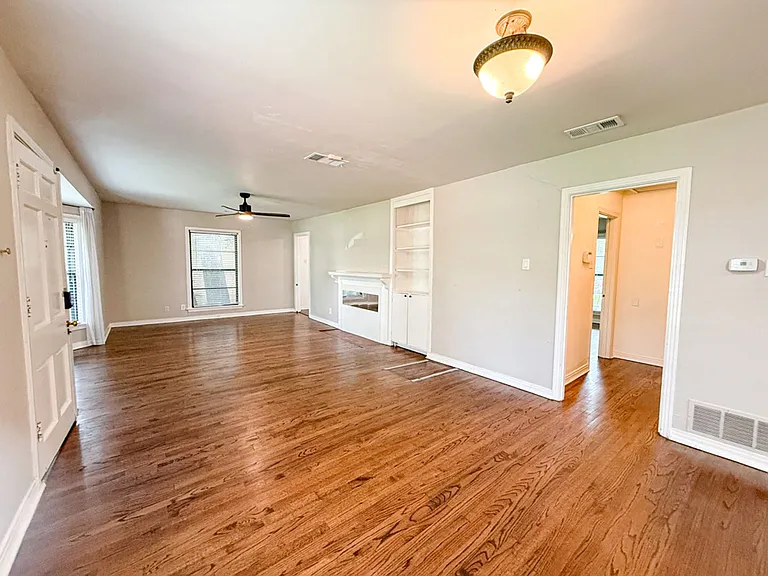 3766 Park Ln — Photo 5