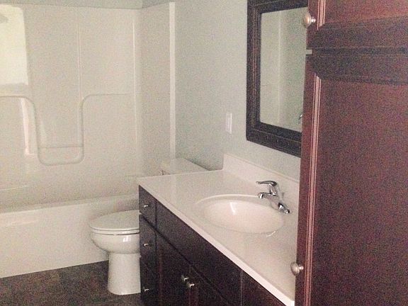 4th image of 102 Hawk Avenue