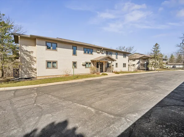 6655 Buckley Cir APT 303, Inver Grove Heights, MN 55076